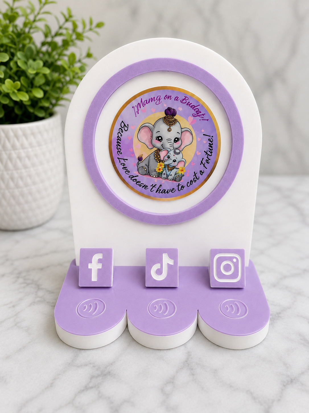 Mama’s Social Tap Pal | Personalized 3-Link NFC Display Stand