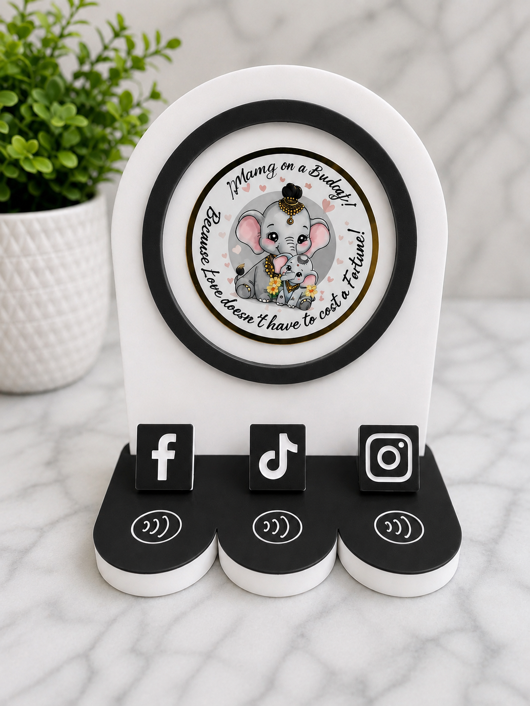 Mama’s Social Tap Pal | Personalized 3-Link NFC Display Stand